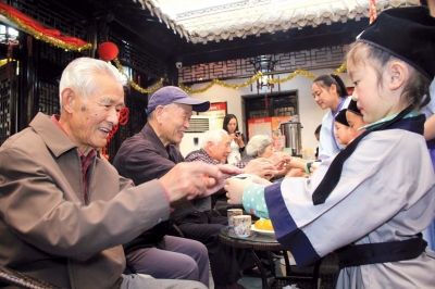 九九重陽(yáng)節(jié)！工作再忙別忘了給家人一聲問候---輝煒佳